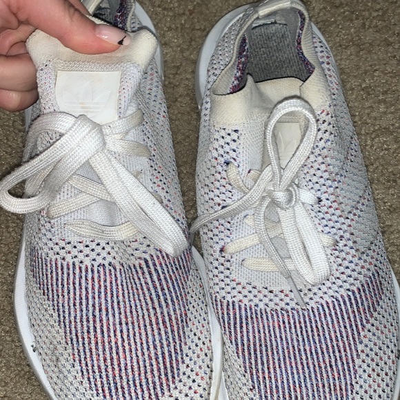 Adidas sneaker tennis shoes - Picture 1 of 5